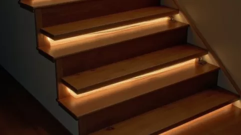 Bezprzewodowe oświetlenie schodów z czujnikiem ruchu