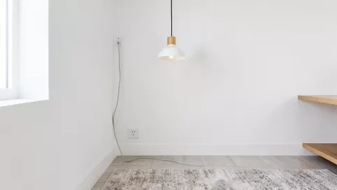 jak podłączyć oświetlenie z gniazdka