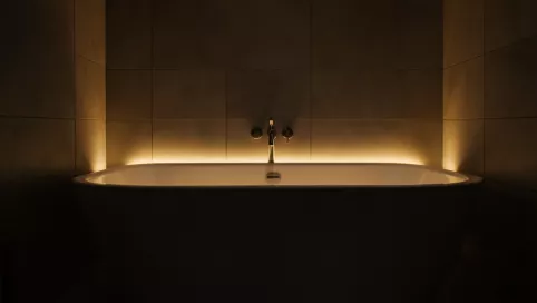 jak zrobić oświetlenie led pod wanną