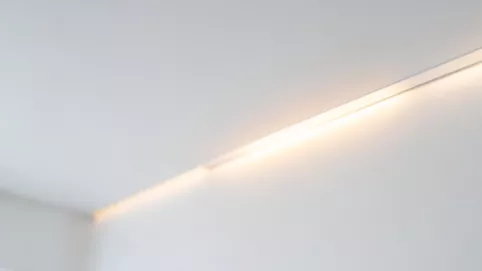 montaż listwy oświetleniowej