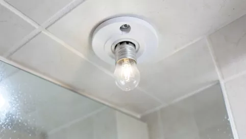 montaż żarówki gu10