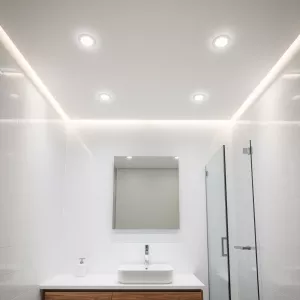 Nowoczesne oświetlenie sufitowe do łazienki