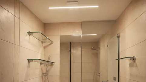 oświetlenie łazienkowe sufitowe aranżacje