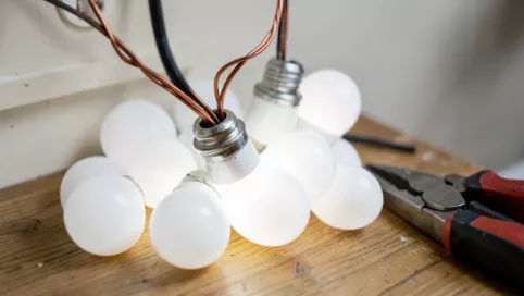 podłączenie żarówek led 230v