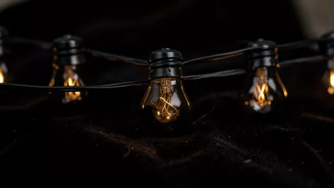 połączenie szeregowe żarówek